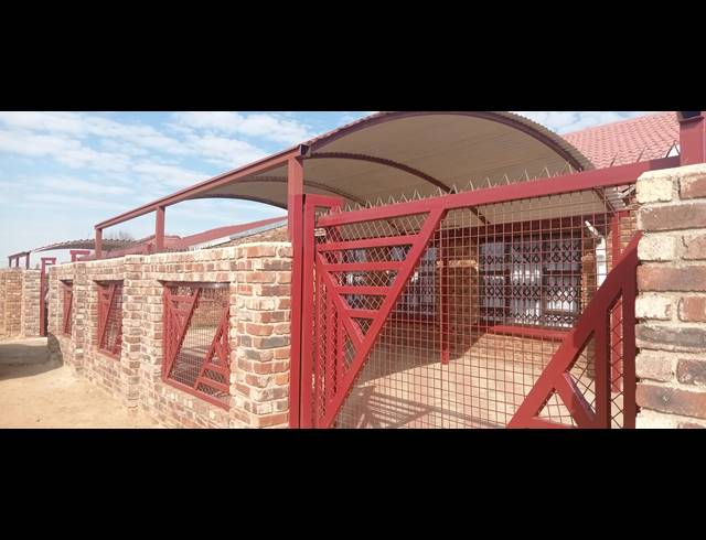 3 BEDROOM FREESTANDING FOR SALE IN LETSOPA